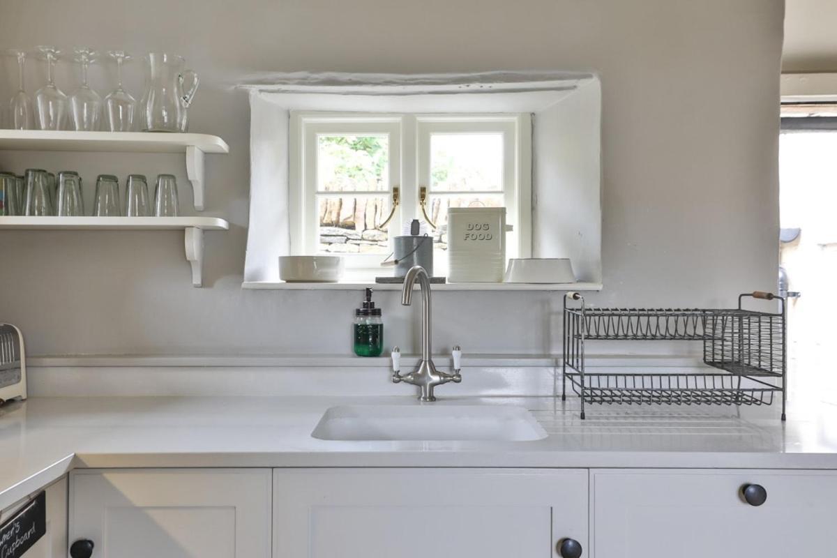 Jasmine Cottage, Upper Slaughter, Cotswolds Челтнъм Екстериор снимка